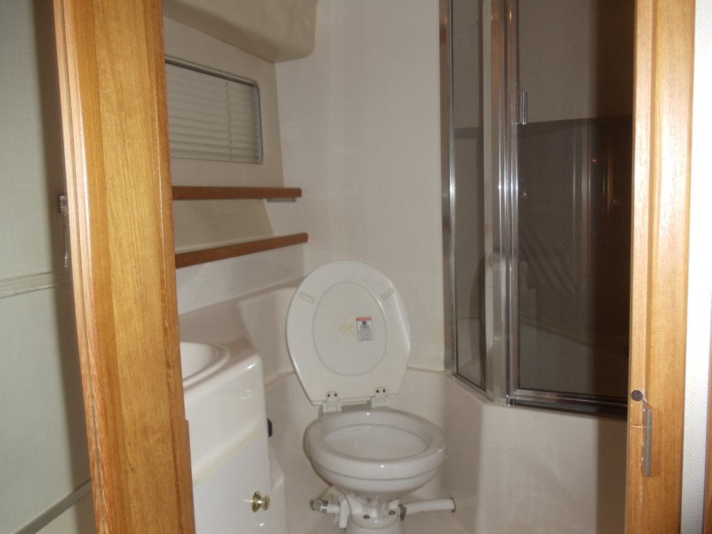 stevetaylor2000modelbayliner48hideaway049.jpg